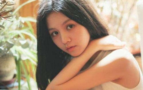 演员红花的家庭背景,出身名门的演艺界新星